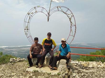 Happy Gowes Puncak Goa Jepang